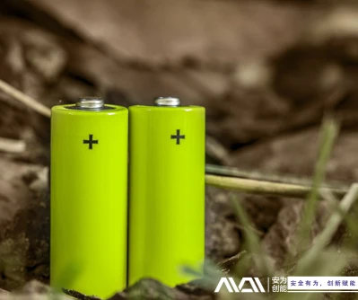 Lithium rafhlöður vs. Hefðbundnar rafhlöður: Hver kemur út á toppnum?